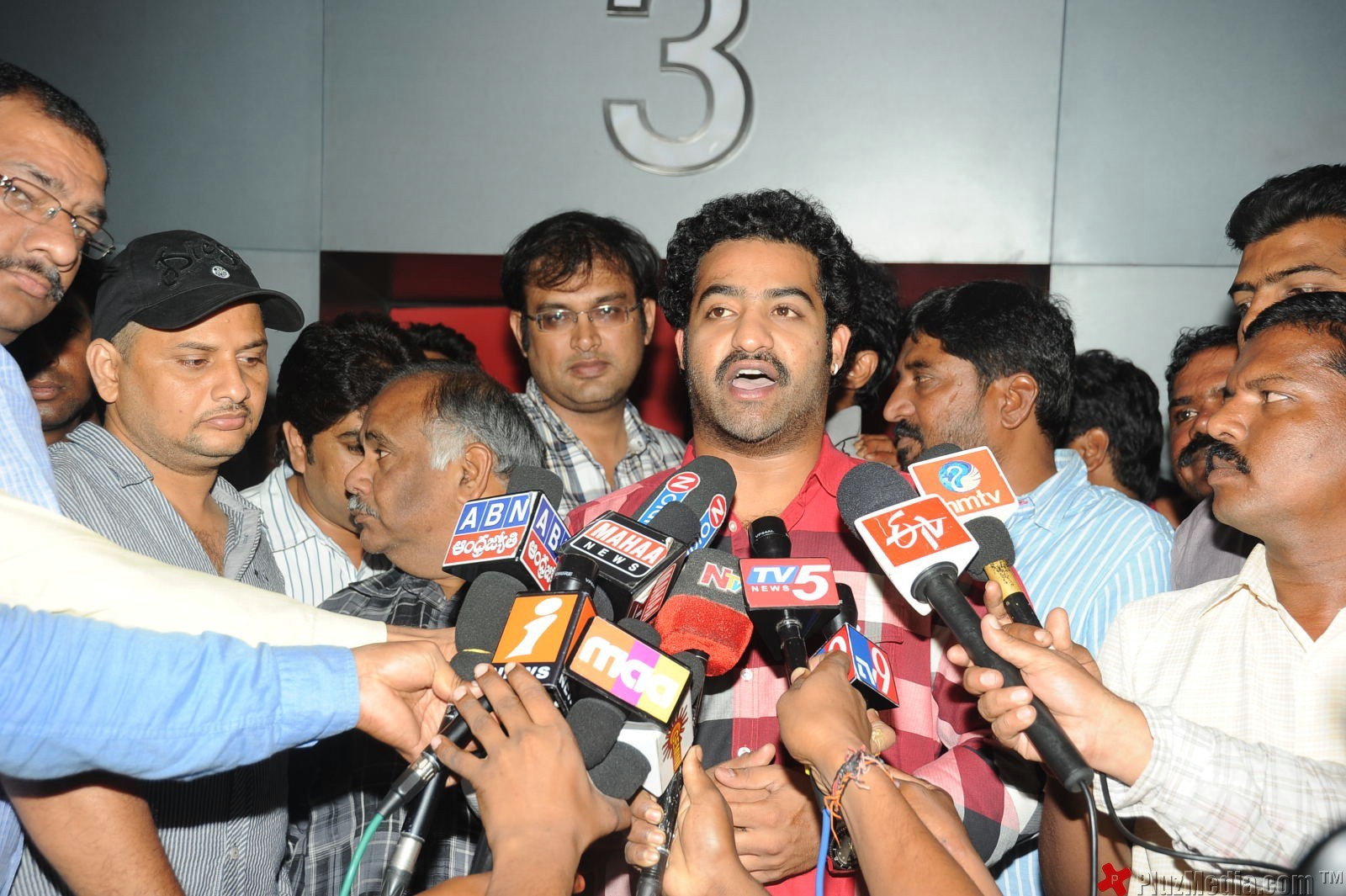 Jr NTR at Oosaravelli Specital Show - Pictures | Picture 96354